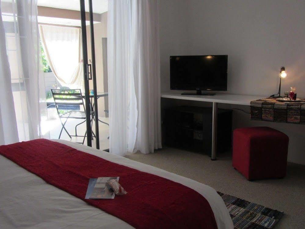 Absolute Bosch Guest House สเตลเลนบอช ภายนอก รูปภาพ