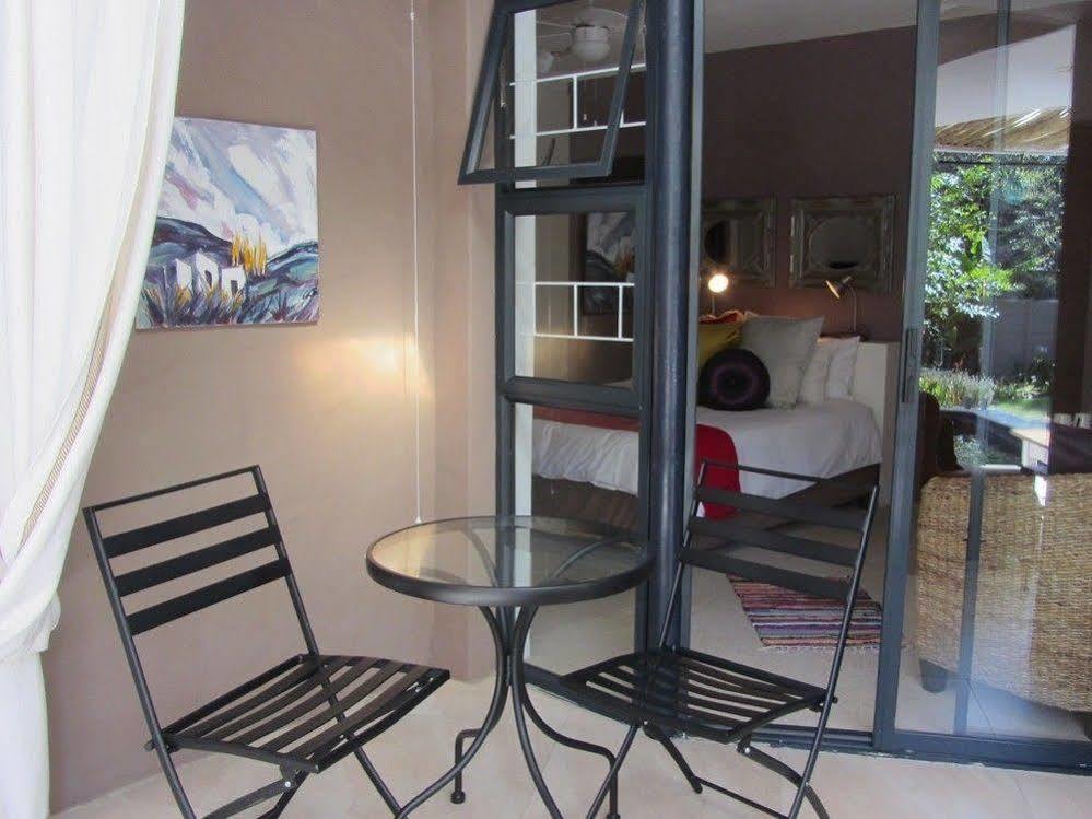 Absolute Bosch Guest House สเตลเลนบอช ภายนอก รูปภาพ